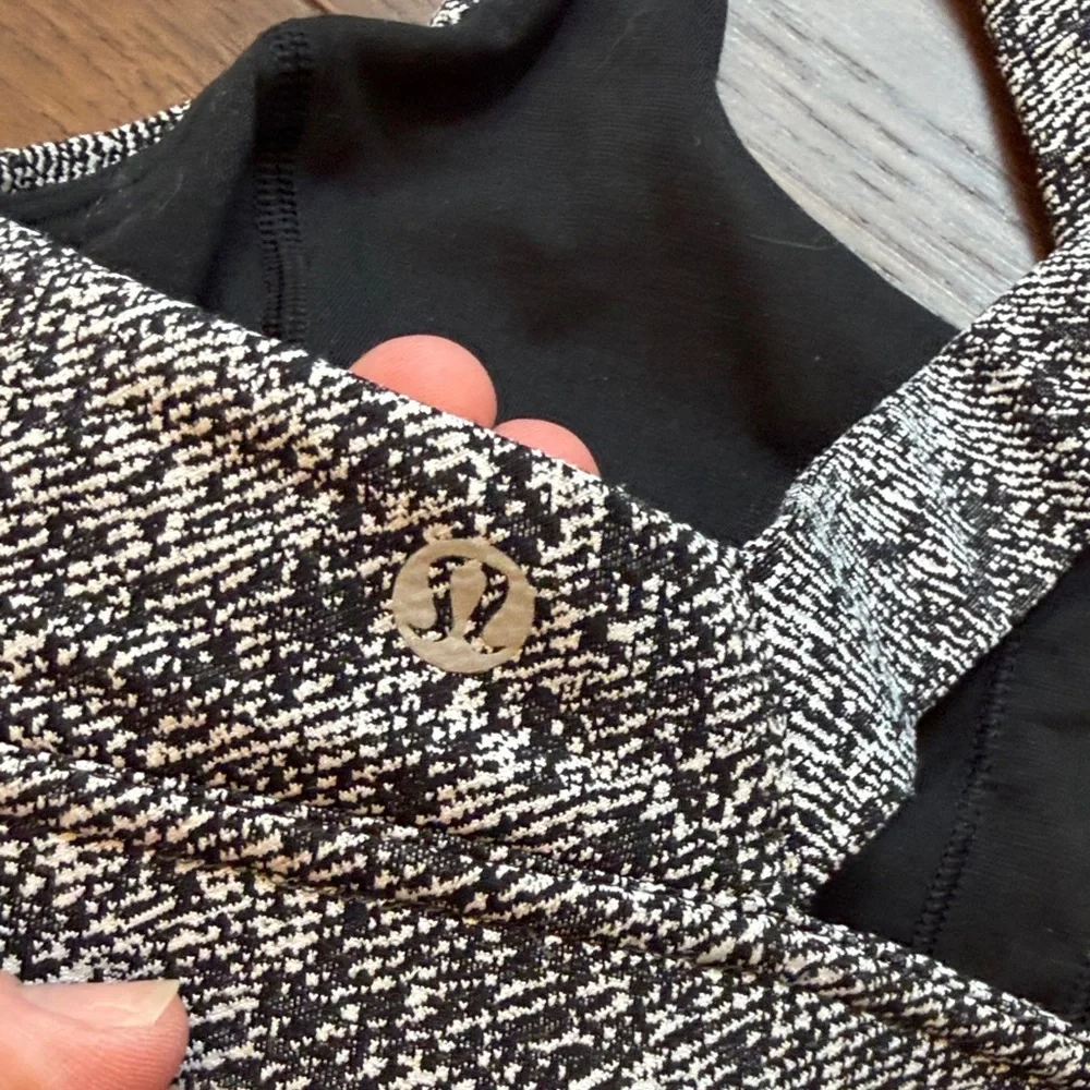 Lululemon Athletica Run on Sports Bra Size 8 C7-023